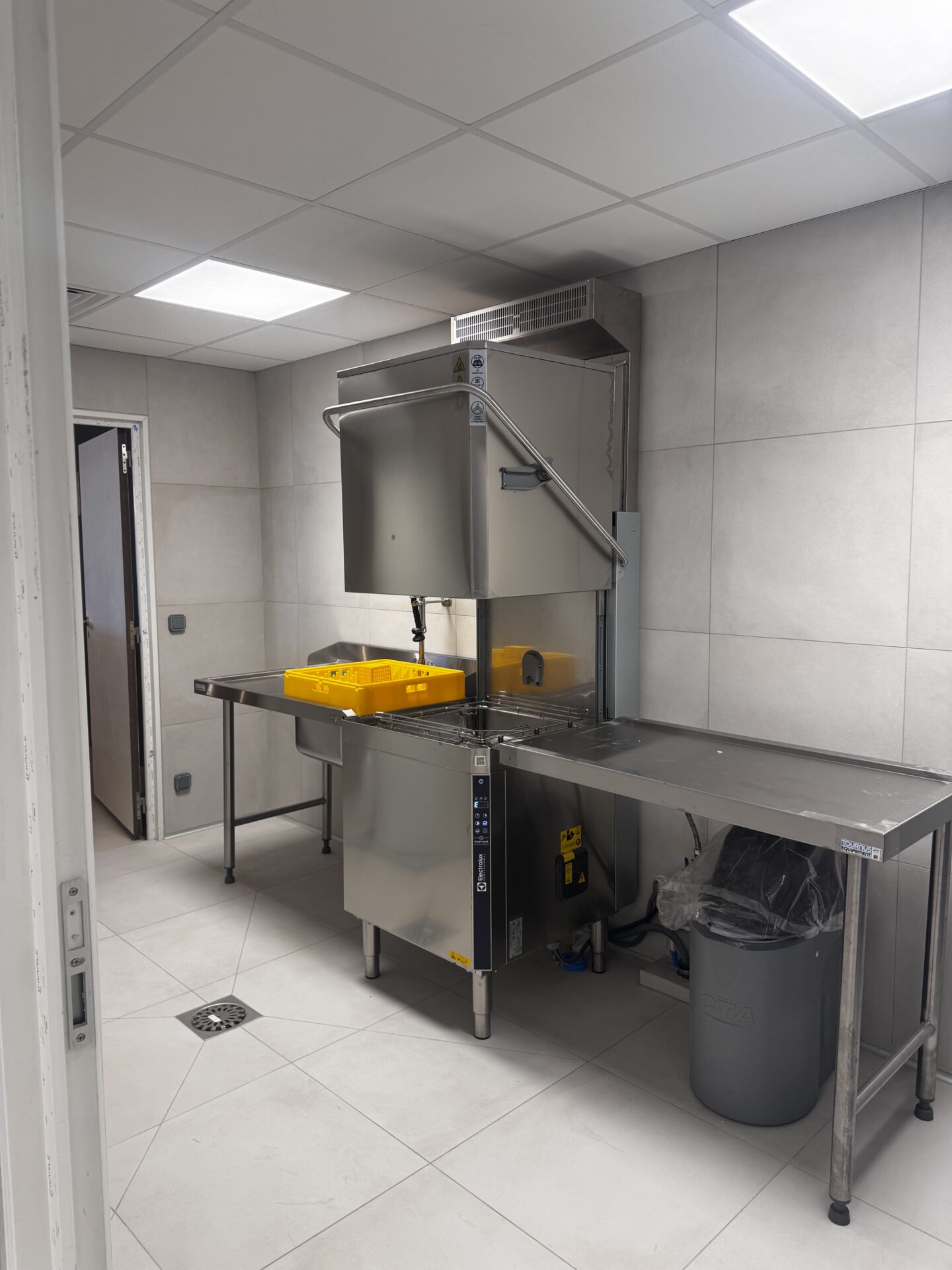 Cuisine professionnelle équipée – installation Quietalis Île-de-France